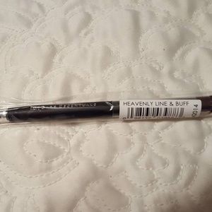 bareMinerals Heavenly Line & Buff Brush